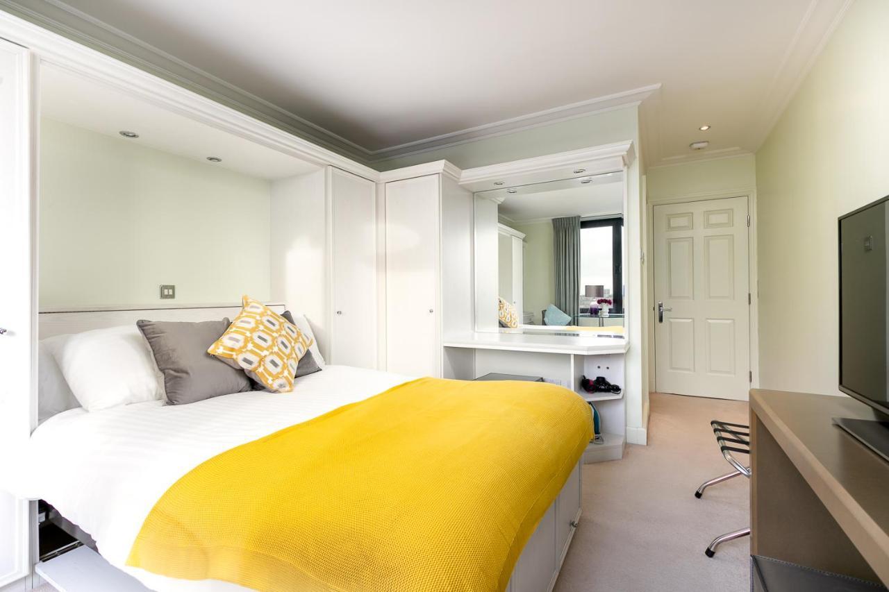 Point West Apartments London Exterior photo